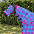 Bubble Gum Ultra Mesh Summer Weave neck combo and fly mask with pleated nose, close-up
