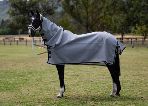 Plain Silver Ultra Mesh Summer Weave neck combo with black binding on a black horse, full side view