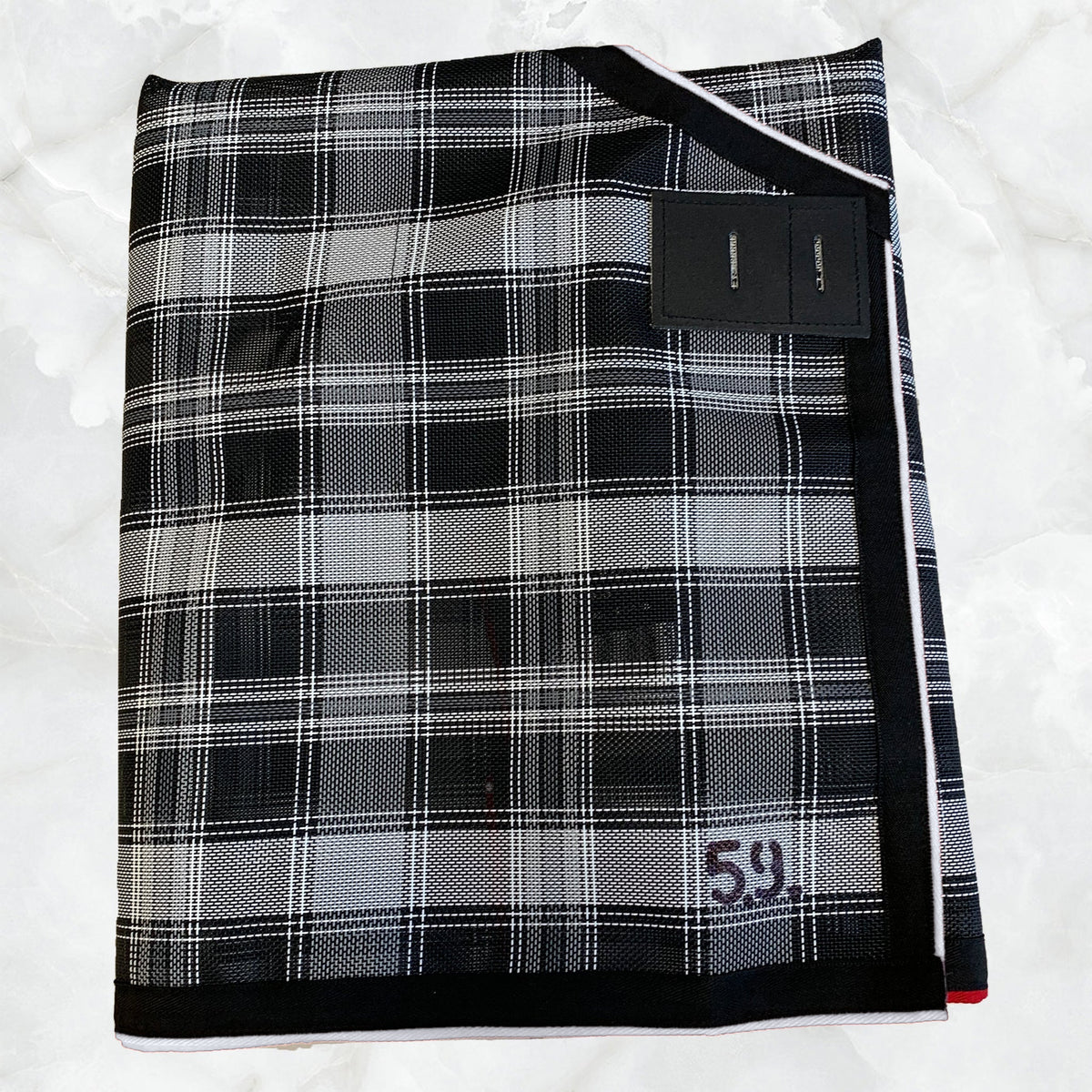 Storm Ultra Mesh Summer Weave fabric and binding detail